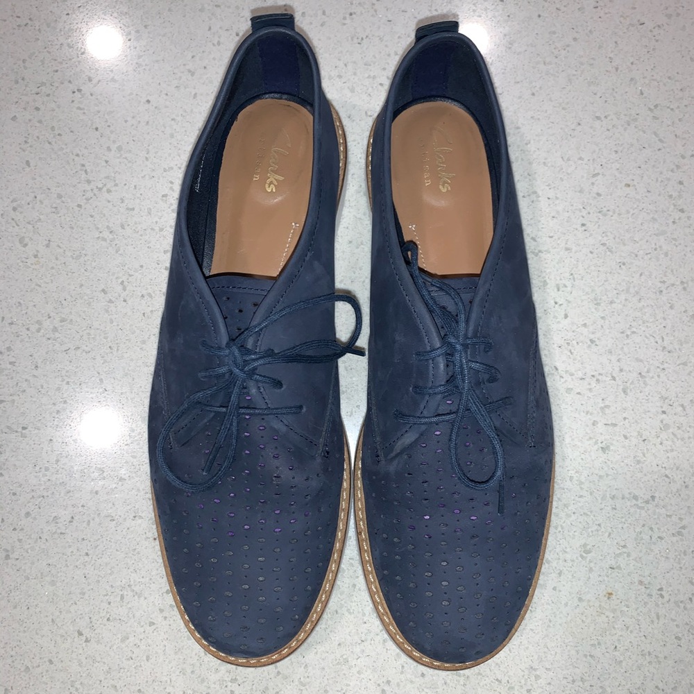 Women’s Clark’s Oxford blue suede shoes size 10